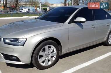 Седан Audi A4 2012 в 