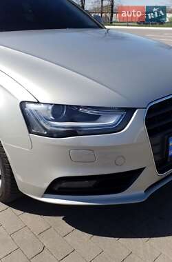 Седан Audi A4 2012 в 