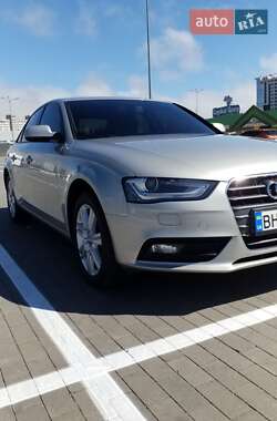 Седан Audi A4 2012 в 