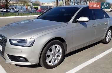 Седан Audi A4 2012 в 