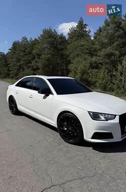 Седан Audi A4 2016 в 