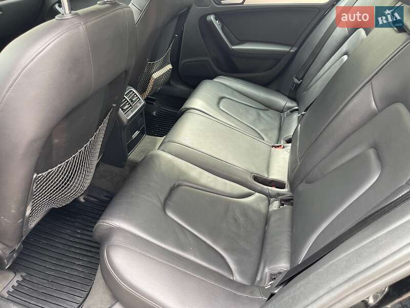 Седан Audi A4 2014 в Ровно