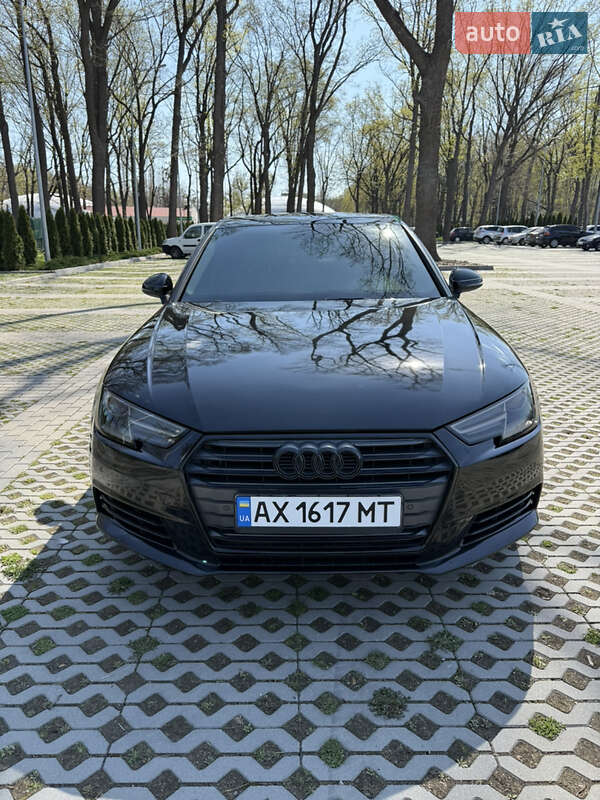Седан Audi A4 2015 в 