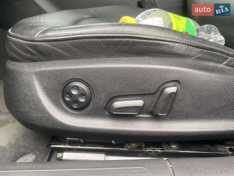 Седан Audi A4 2012 в Луцке