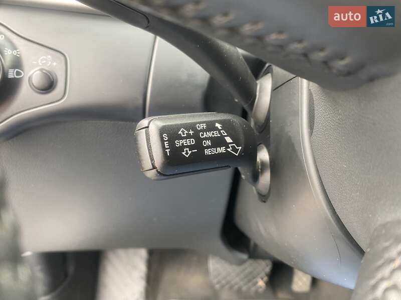 Седан Audi A4 2012 в Луцке