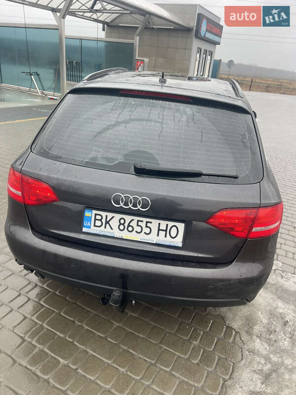 Универсал Audi A4 2011 в Костополе