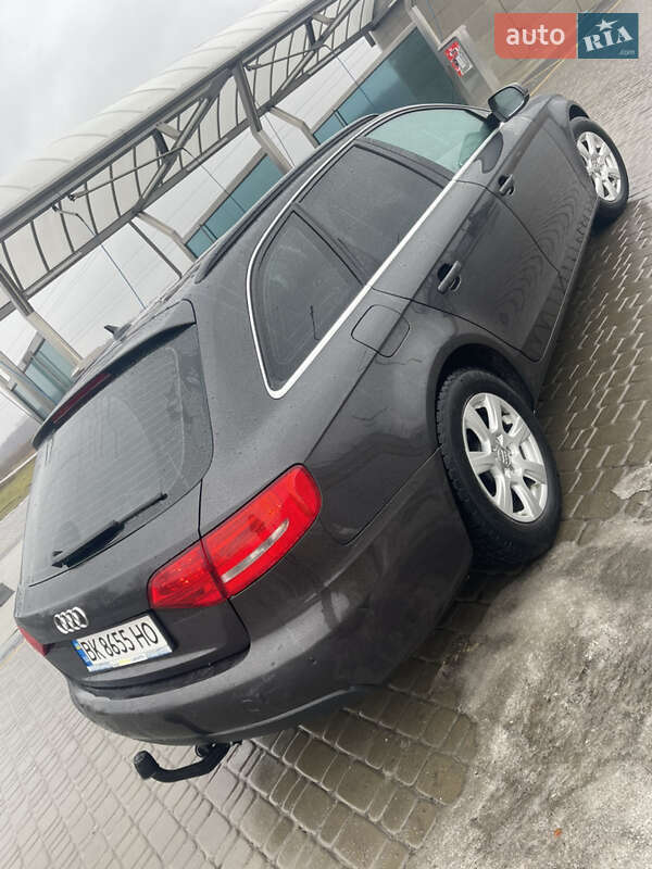 Универсал Audi A4 2011 в Костополе