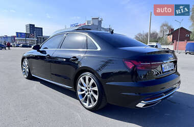Седан Audi A4 2021 в 