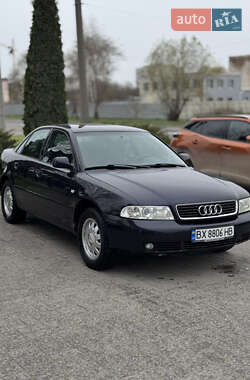 Седан Audi A4 2000 в 