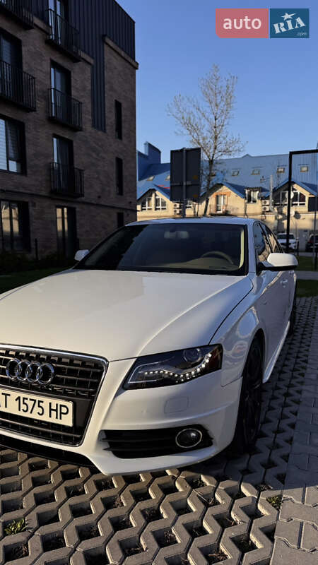Седан Audi A4 2012 в Ивано-Франковске