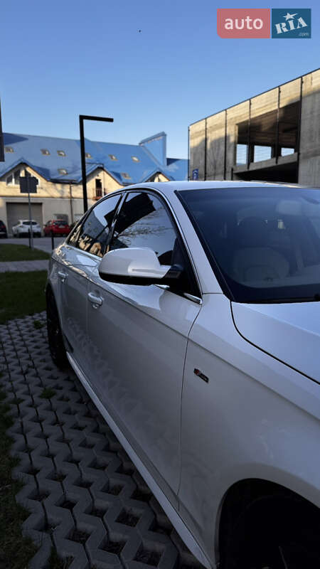 Седан Audi A4 2012 в Ивано-Франковске