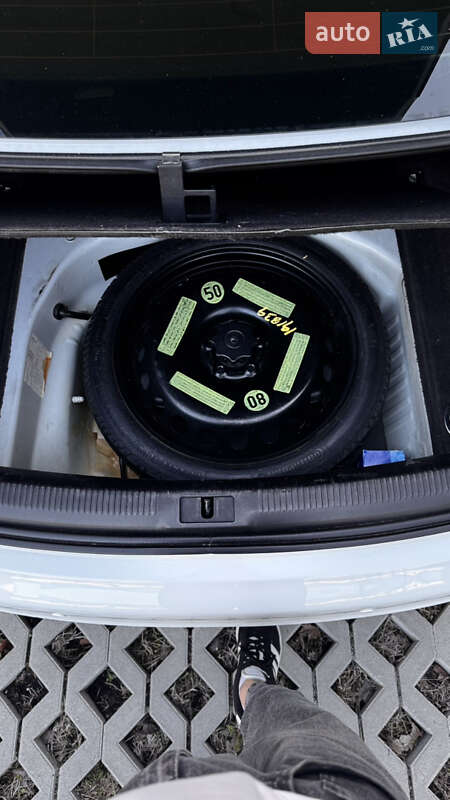 Седан Audi A4 2012 в Ивано-Франковске