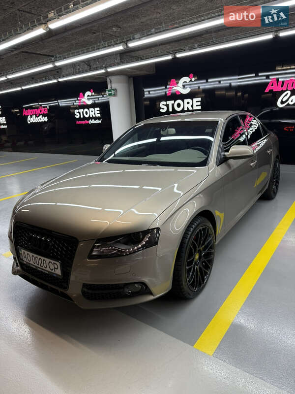 Седан Audi A4 2010 в Ужгороде
