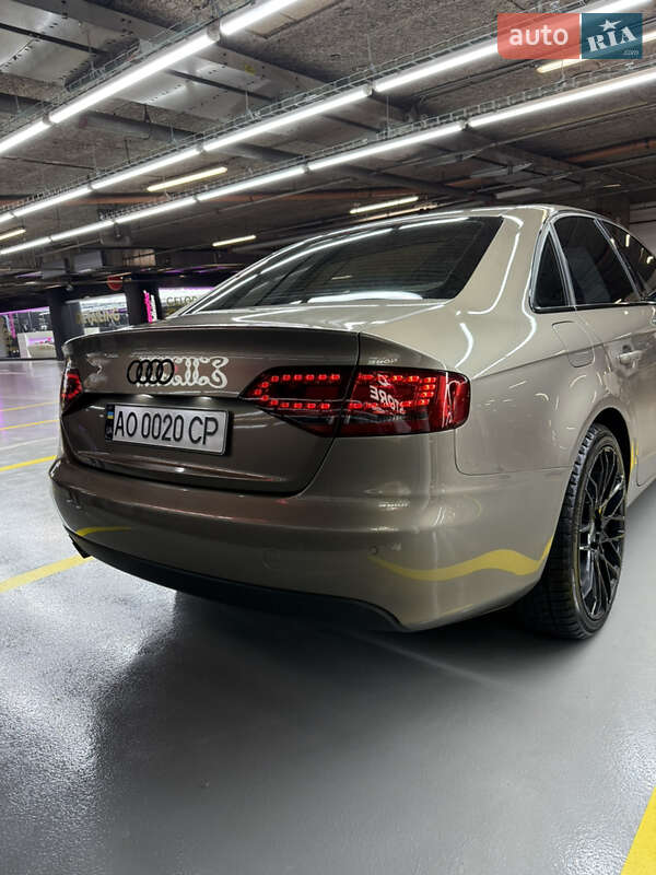 Седан Audi A4 2010 в Ужгороде