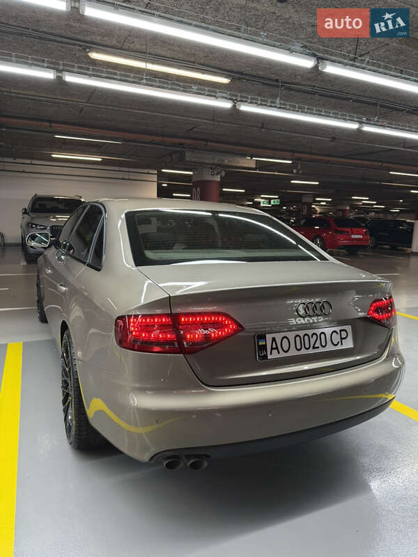 Седан Audi A4 2010 в Ужгороде