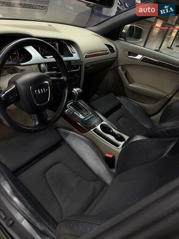 Седан Audi A4 2010 в Ужгороде