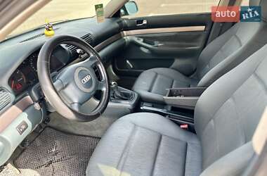 Седан Audi A4 2000 в 