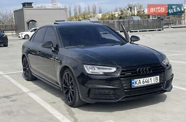 Седан Audi A4 2018 в 