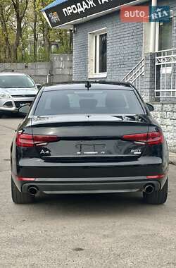 Седан Audi A4 2016 в 