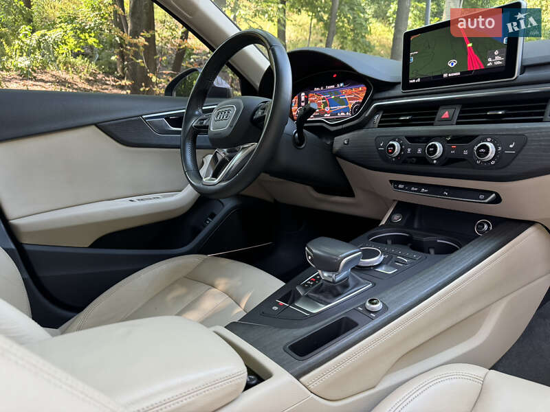 Седан Audi A4 2016 в Киеве