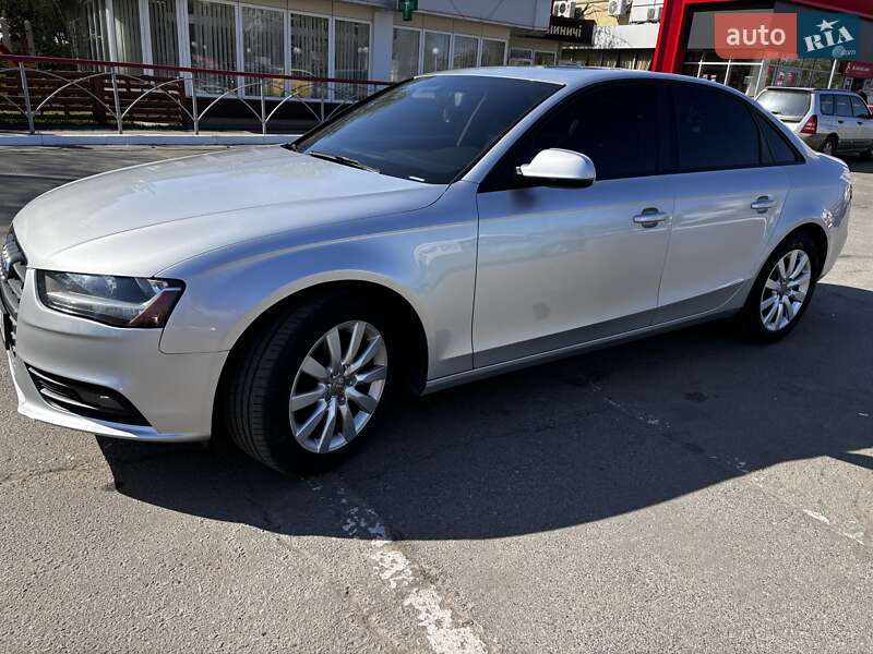 Седан Audi A4 2014 в Харькове