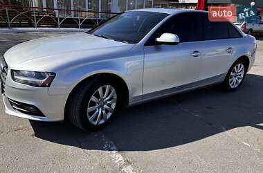 Седан Audi A4 2014 в 