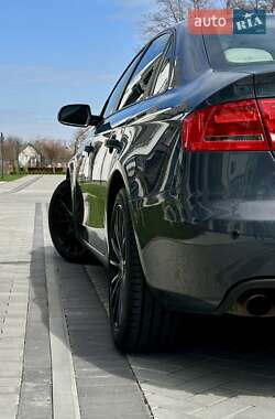 Седан Audi A4 2010 в 