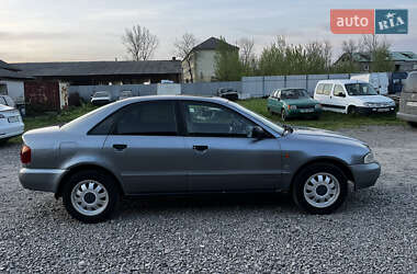 Седан Audi A4 1995 в 