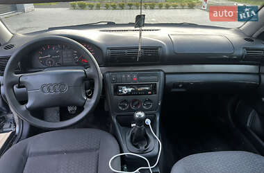 Седан Audi A4 1995 в 