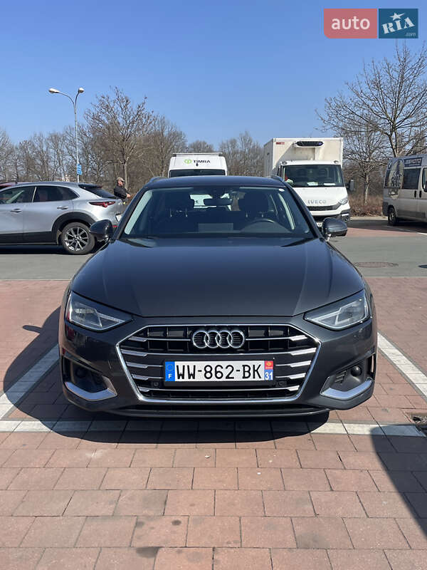 Универсал Audi A4 2021 в 
