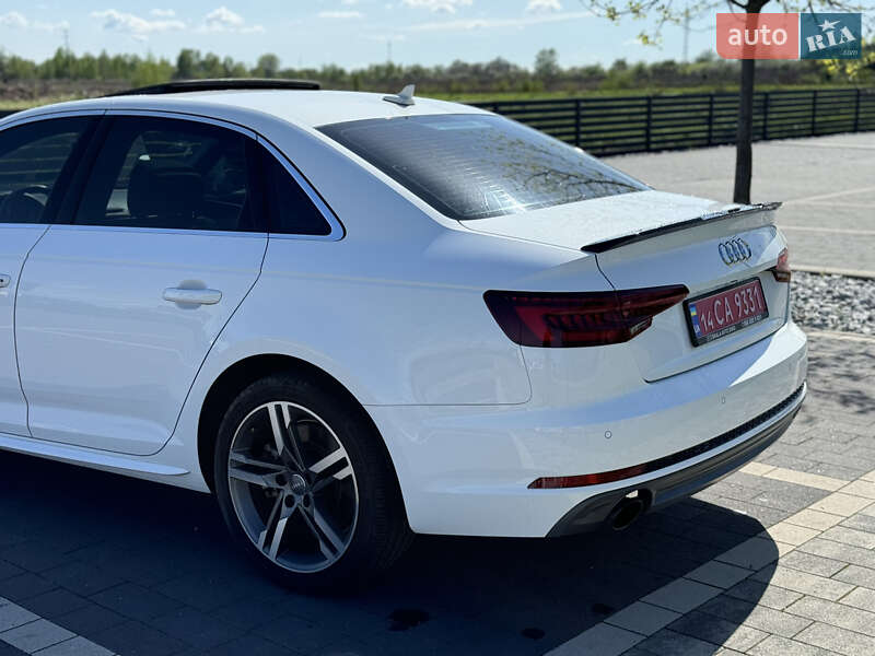 Седан Audi A4 2018 в Ужгороде