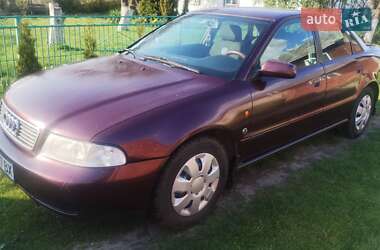 Седан Audi A4 1995 в 