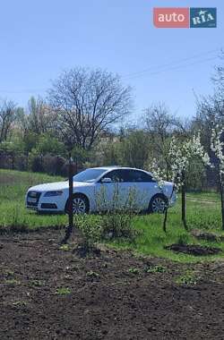 Седан Audi A4 2011 в 