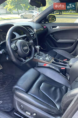 Седан Audi A4 2015 в 