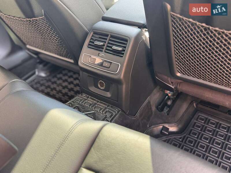 Седан Audi A4 2016 в Стрые