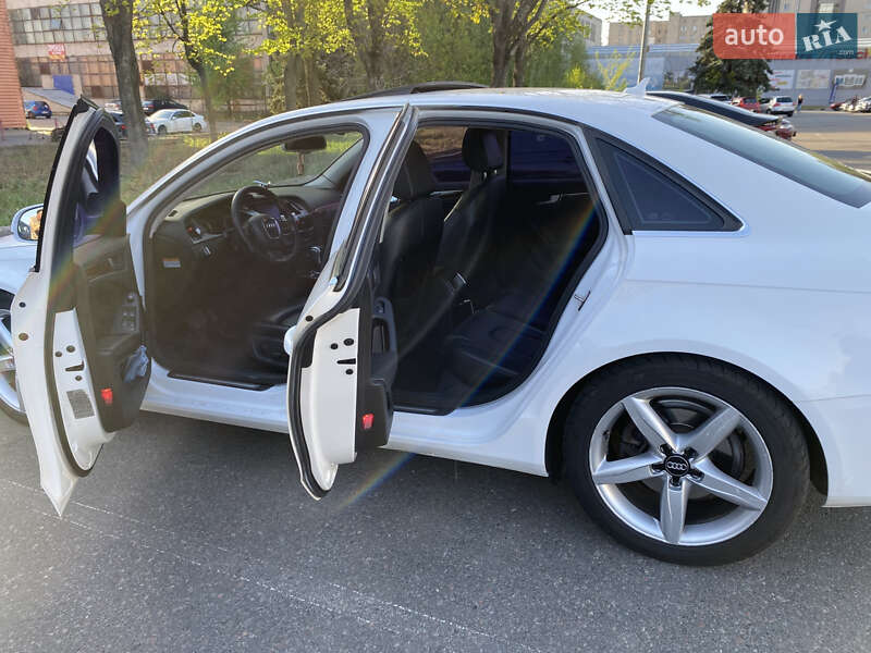 Седан Audi A4 2011 в Киеве