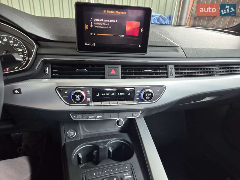 Седан Audi A4 2017 в Обухове