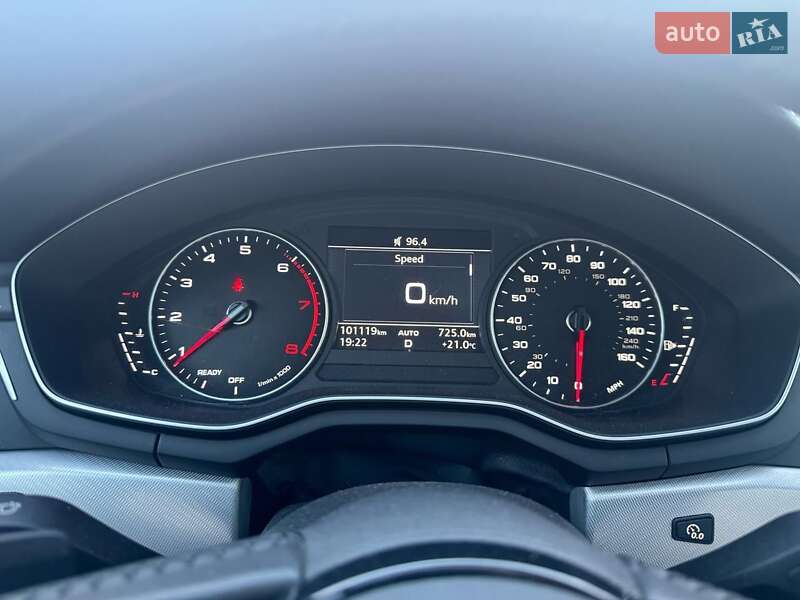 Седан Audi A4 2017 в Обухове