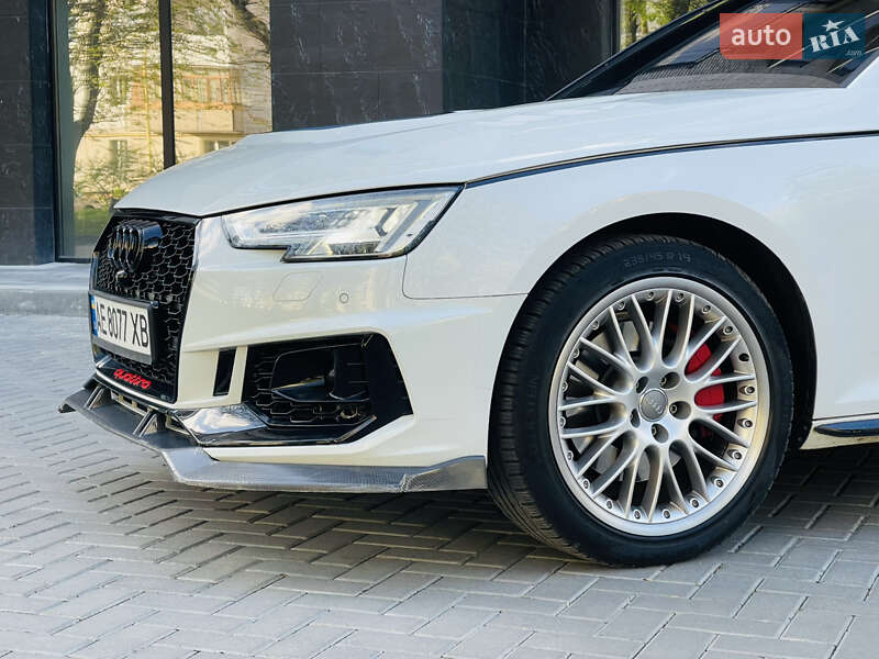 Седан Audi A4 2016 в Львове