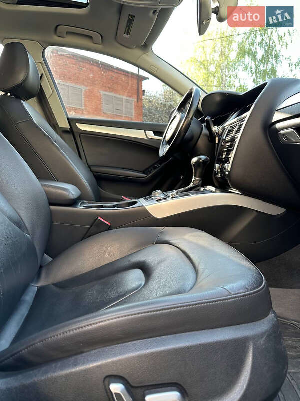 Седан Audi A4 2015 в Ровно