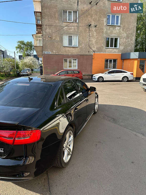 Седан Audi A4 2015 в Ровно