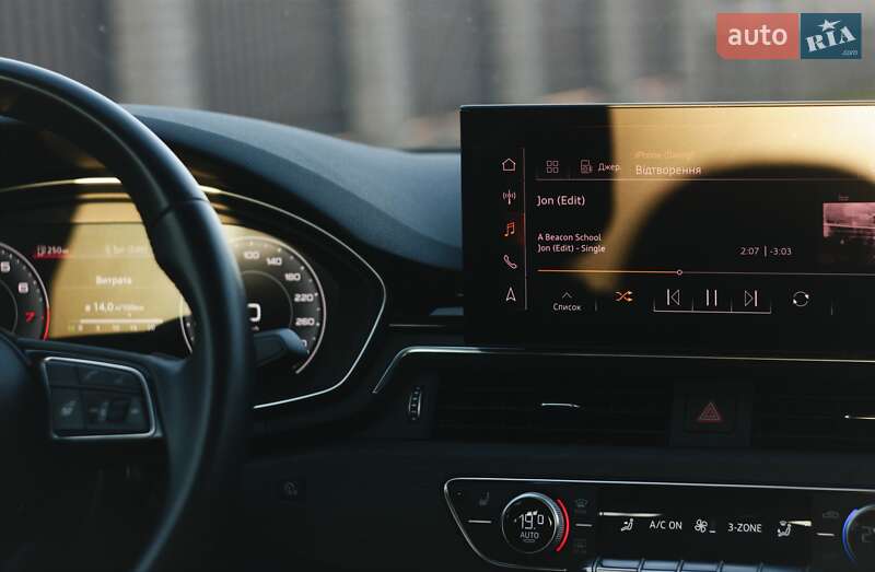 Седан Audi A4 2022 в Черкассах
