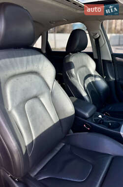 Седан Audi A4 2012 в 