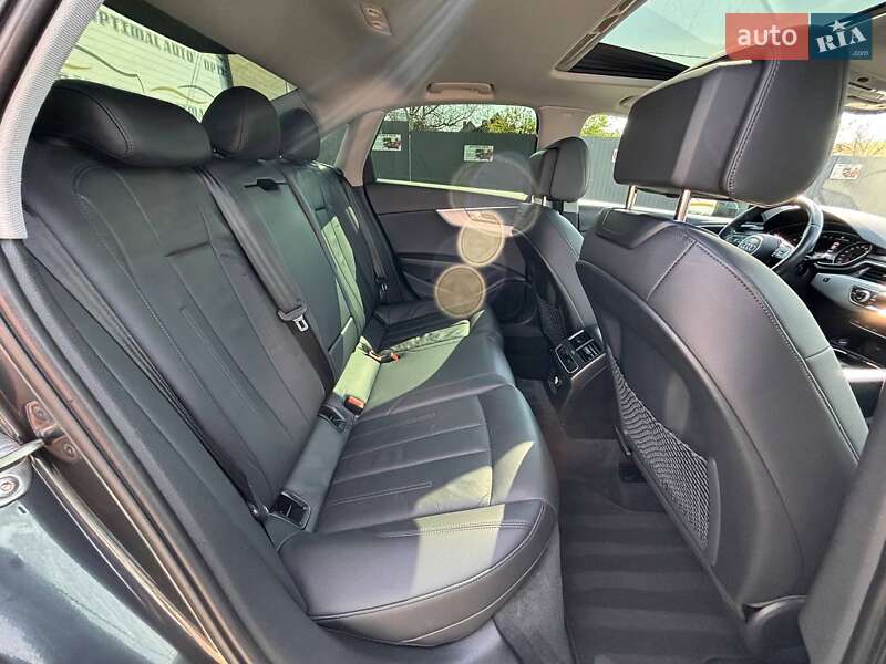 Седан Audi A4 2018 в Львове