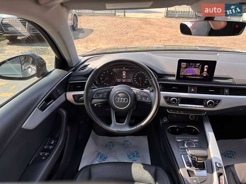 Седан Audi A4 2018 в Львове