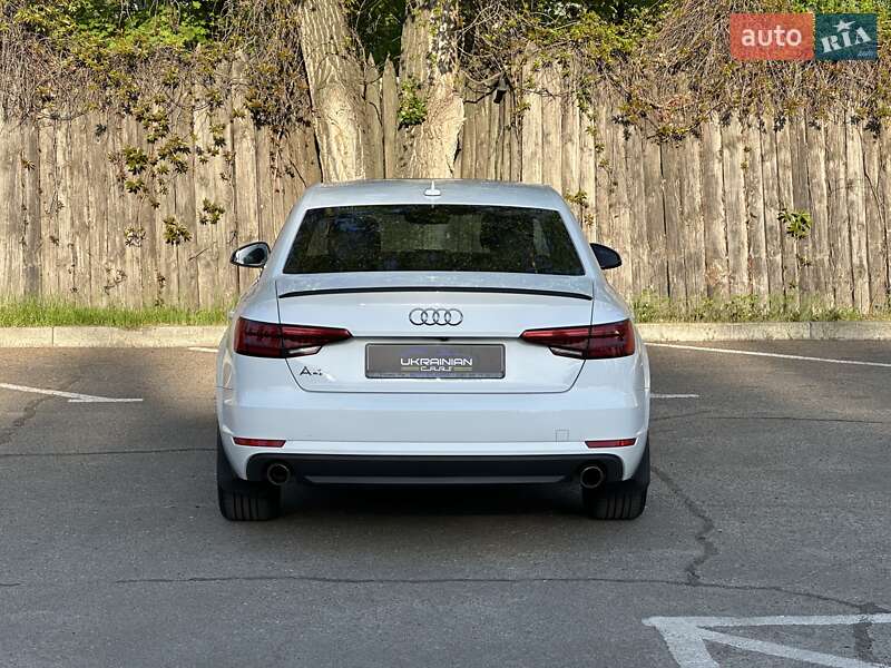 Седан Audi A4 2017 в Днепре