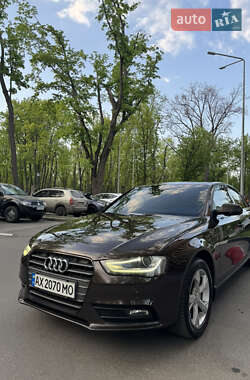 Седан Audi A4 2012 в 