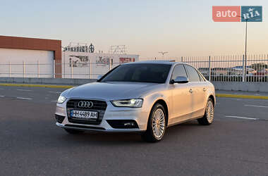Седан Audi A4 2013 в 