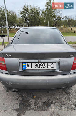 Седан Audi A4 1998 в 