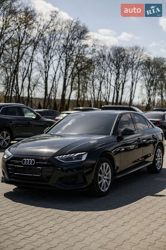Седан Audi A4 2019 в Львове